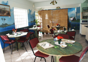 Brackendene Lodge Gaborone, Botswana: dining room