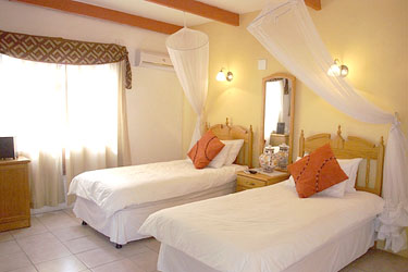 Gweta Lodge Botswana: luxury room