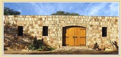 Hohewarte Guest Farm Windhoek, Namibia: garage