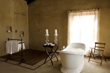 The Kalahari Manor Ghanzi, Botswana: bathroom