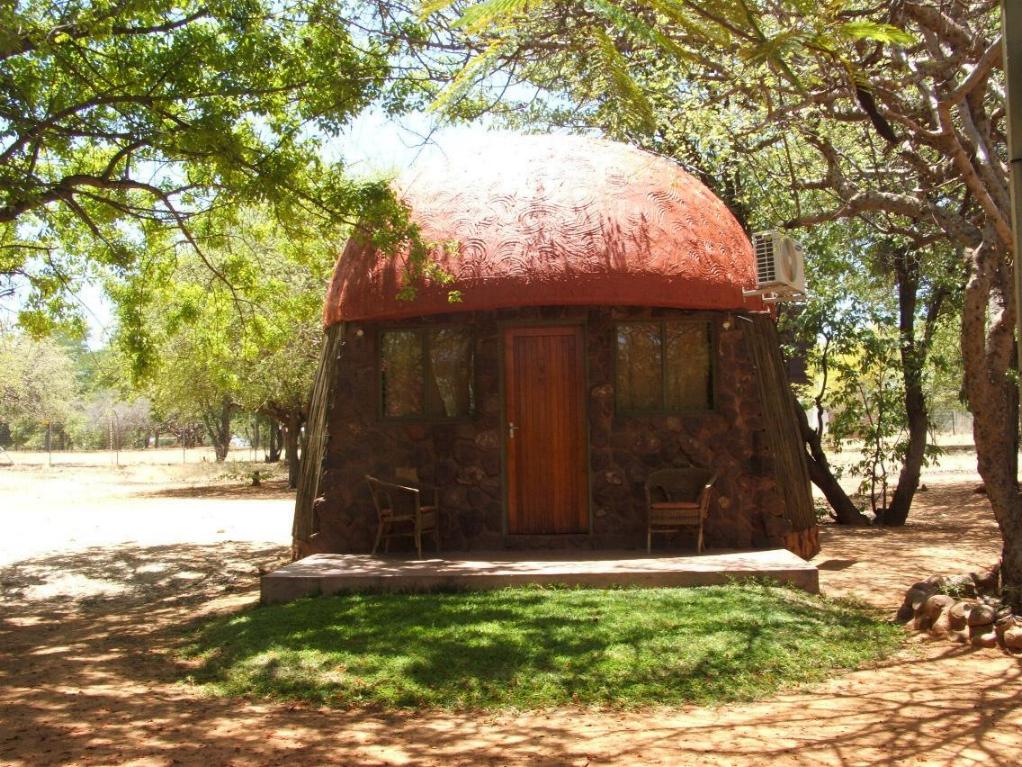Ruacana Eha Lodge Ruacana, Namibia: hut