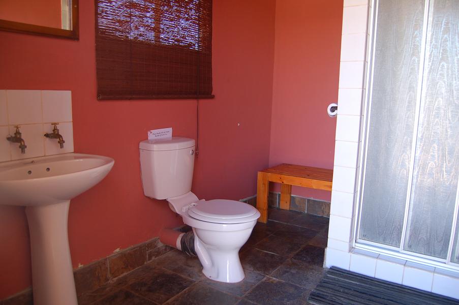 Kalahari Rest Lodge Kang, Kgalagadi Region, Botswana: camping toilet