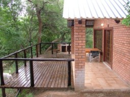 Kwa Nokeng Lodge Sherwood, Central Region, Botswana: river cottages
